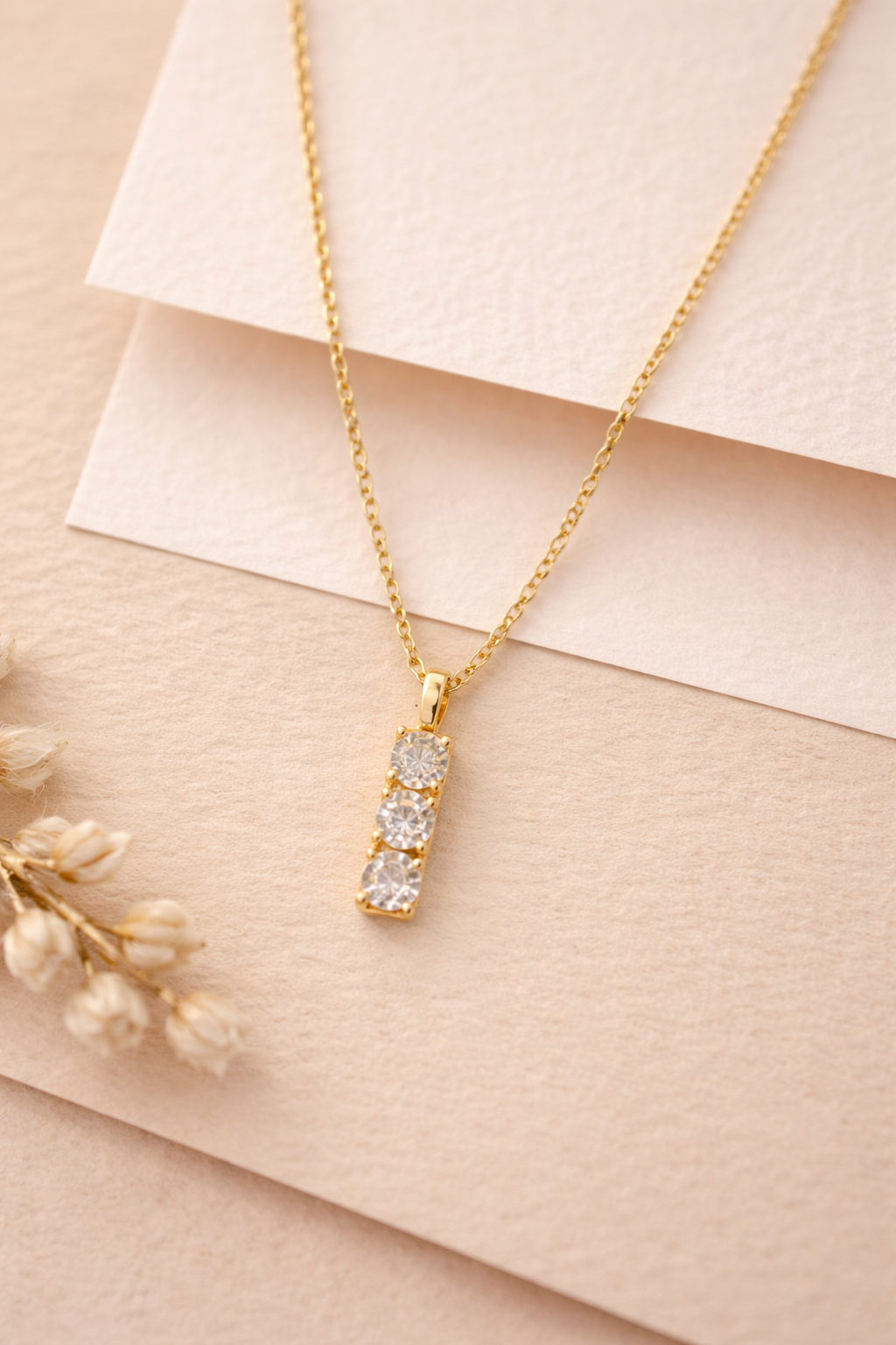 xryso-kolie-minimal-me-lamperes-petres Κολιέ Πέτρες Vertical Lumina - Image 1